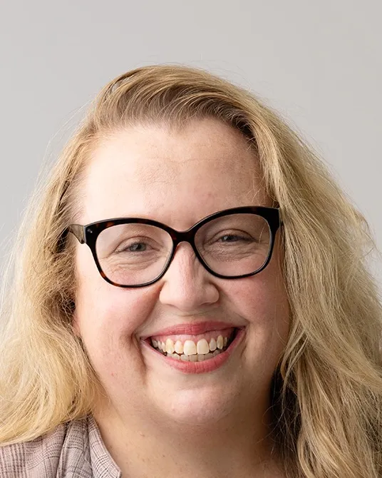 Portrait photo of Venessa Paech