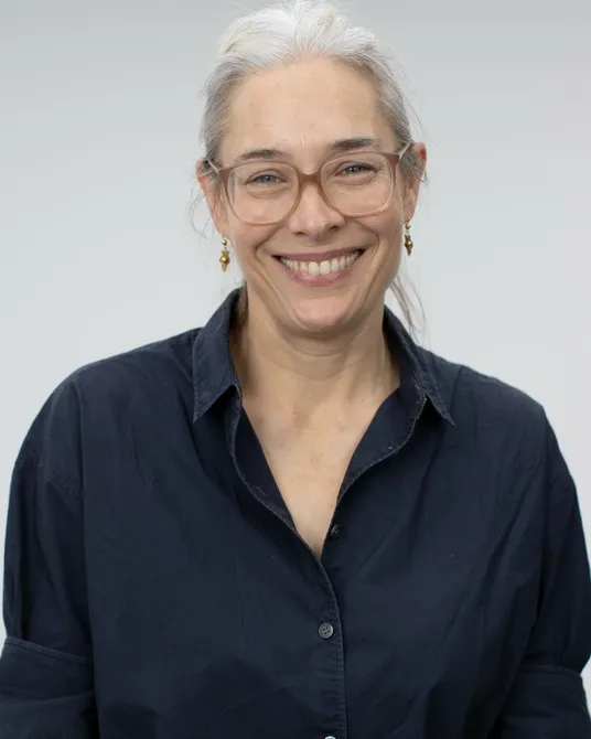 Portrait photo of Sophie Gee